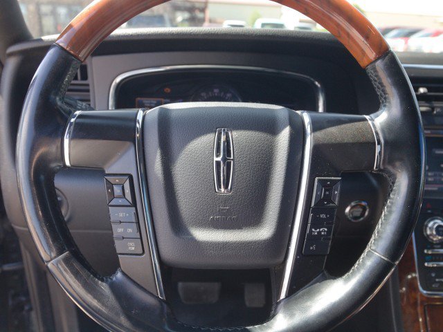 Used 2015 Lincoln Navigator 4WD image 17