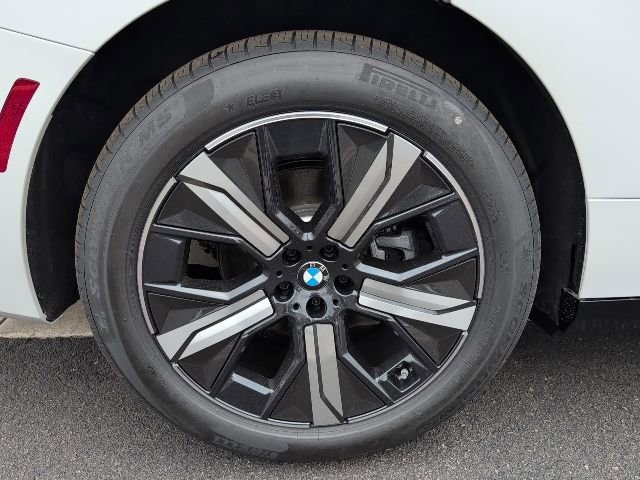 New 2026 BMW iX xDrive45 image 6