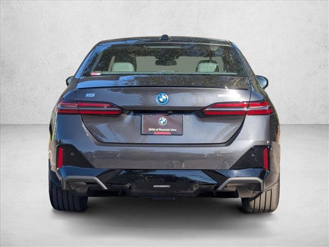 New 2026 BMW i5 eDrive40 w/ Executive Package image 7