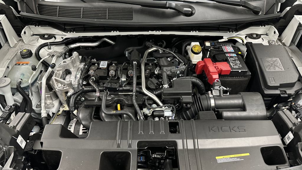 Used 2025 Nissan Kicks SV AWD/4WD image 11