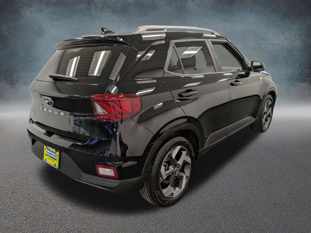 Used 2021 Hyundai Venue SEL w/ Premium Package image 4