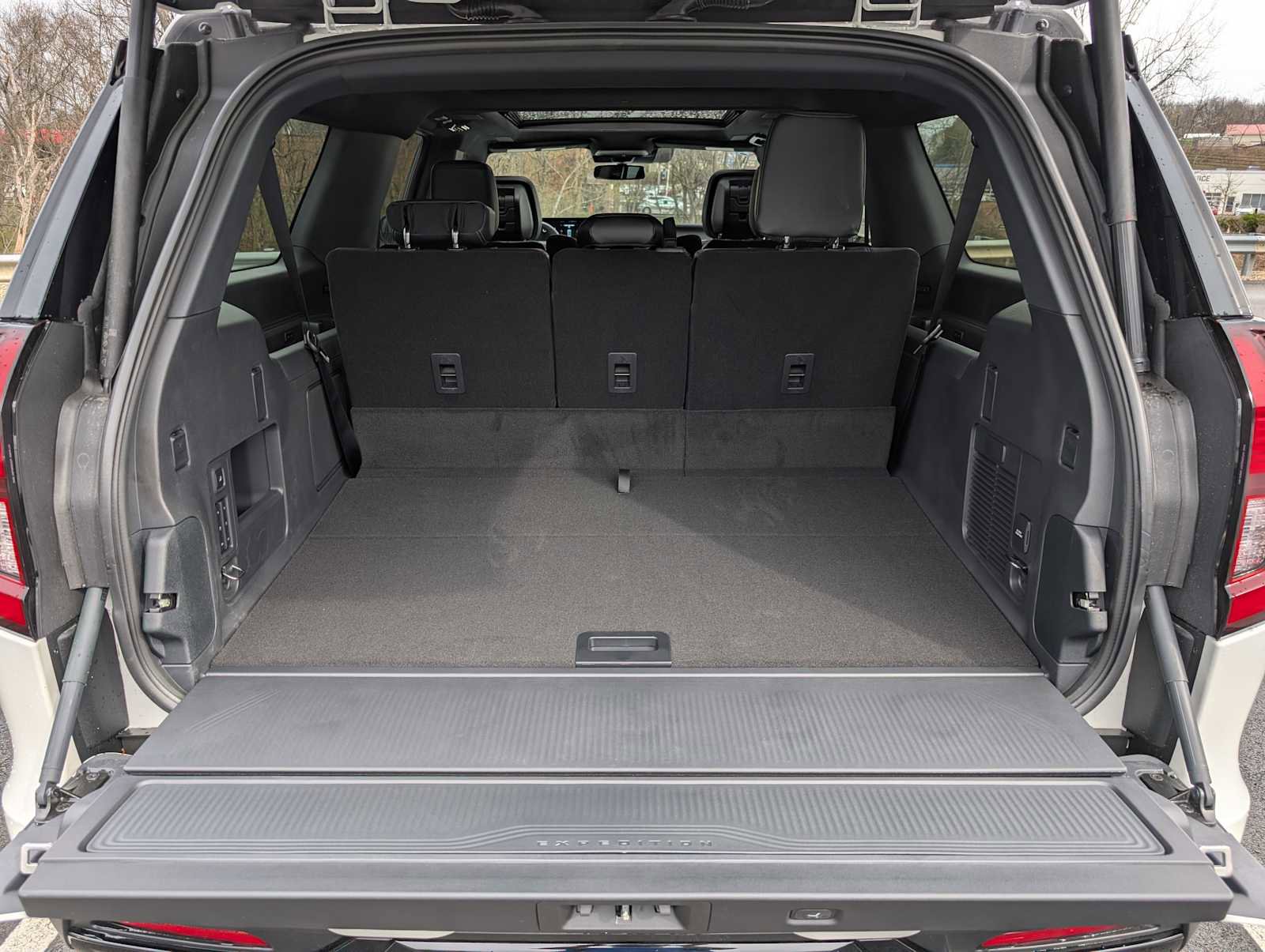 New 2026 Ford Expedition Max Platinum w/ Stealth Performance Package AWD/4WD image 7