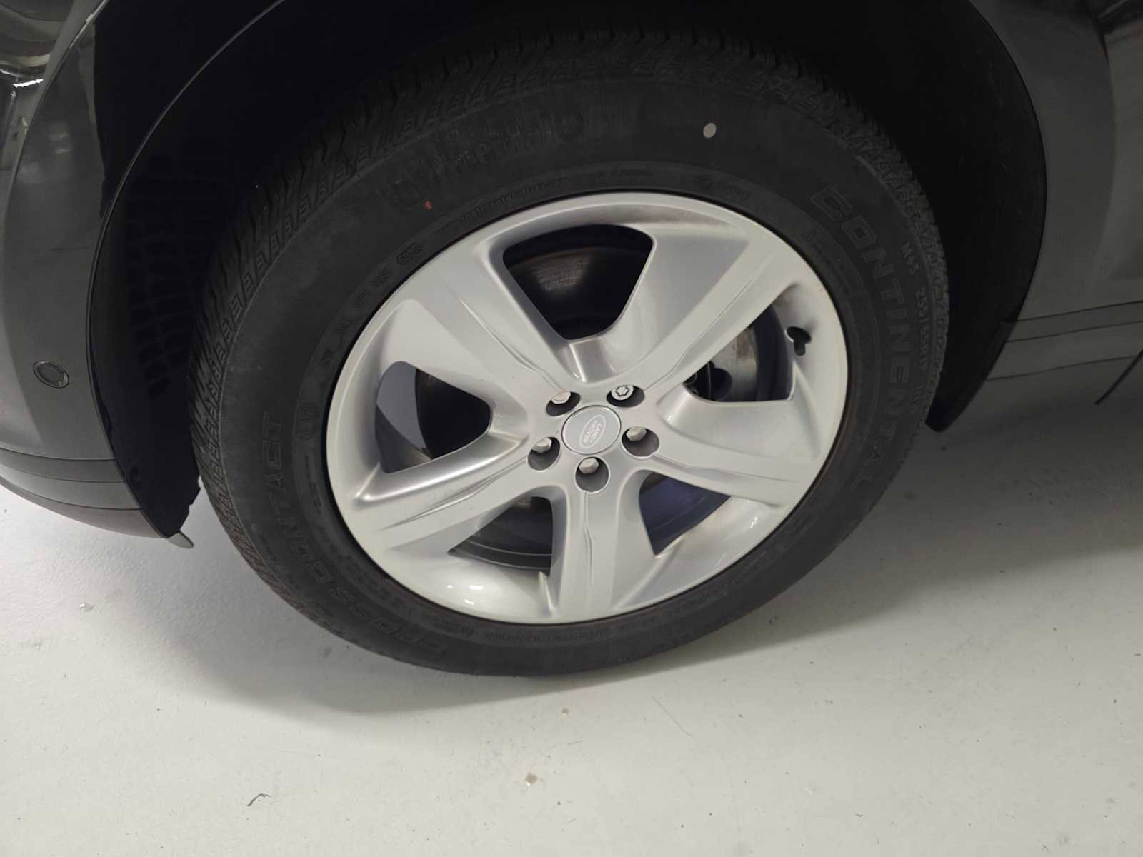 Certified 2025 Land Rover Range Rover Velar S image 9