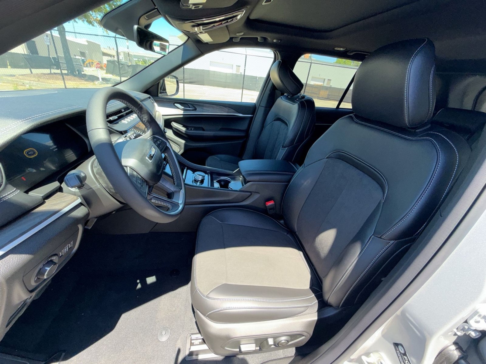 New 2026 Jeep Grand Cherokee Altitude AWD/4WD image 13