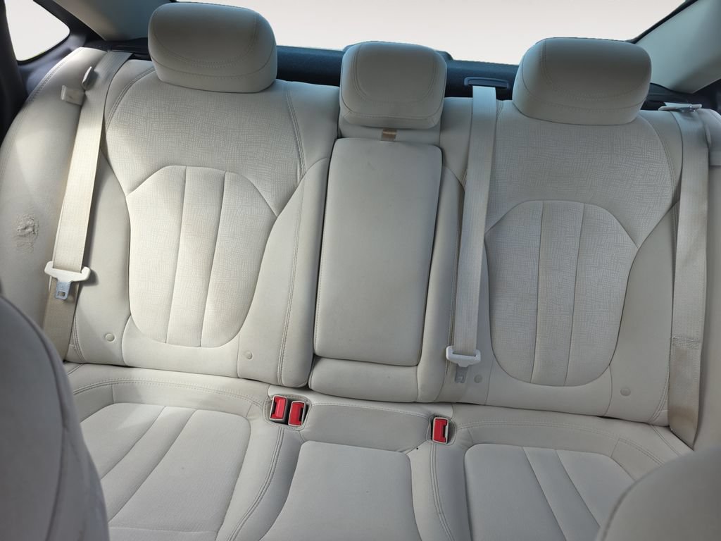 Used 2016 Chrysler 200 Limited FWD image 13
