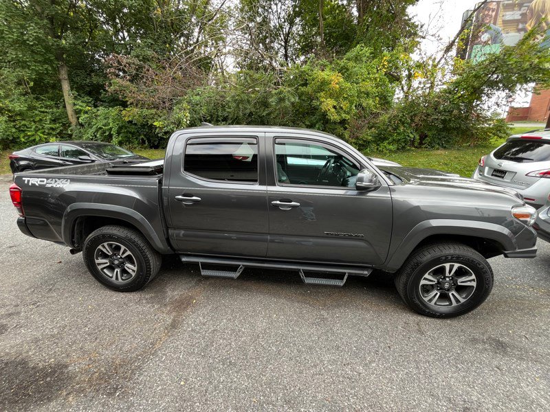 Used 2019 Toyota Tacoma 4x4 Double Cab image 5
