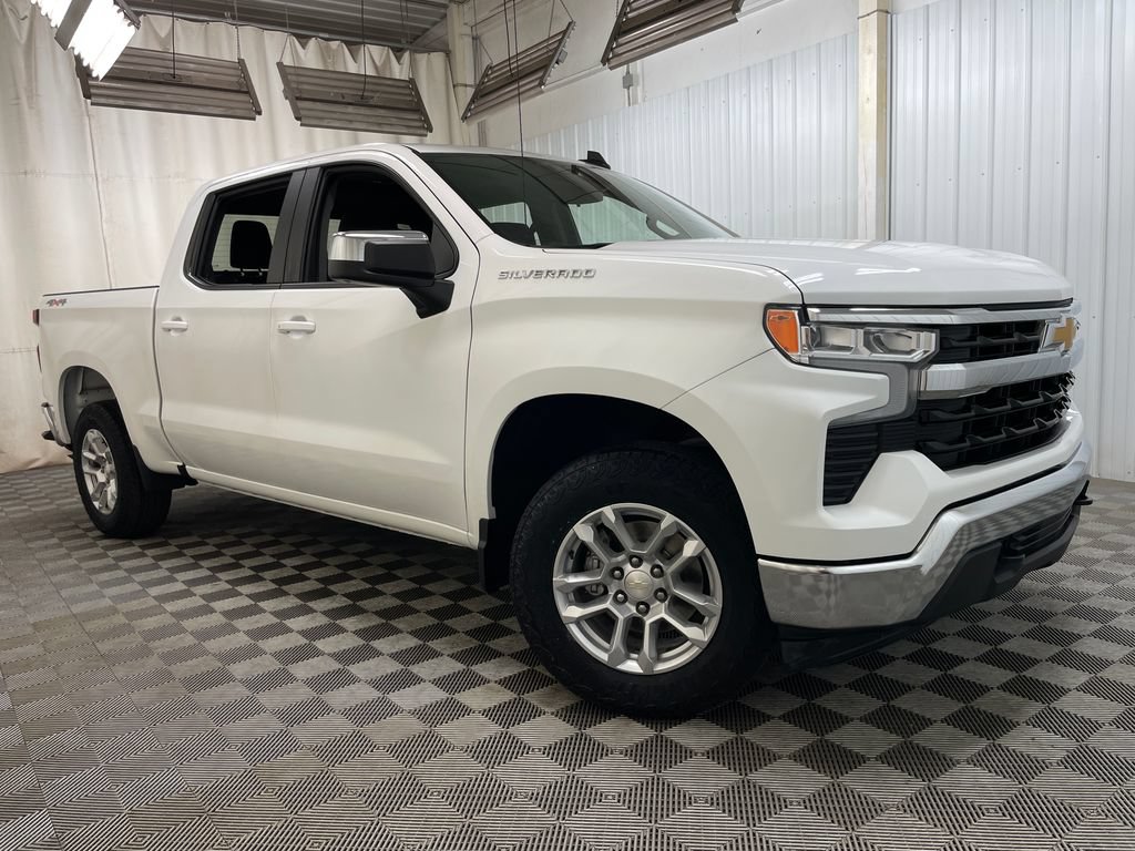 Certified 2022 Chevrolet Silverado 1500 LT AWD/4WD image 45