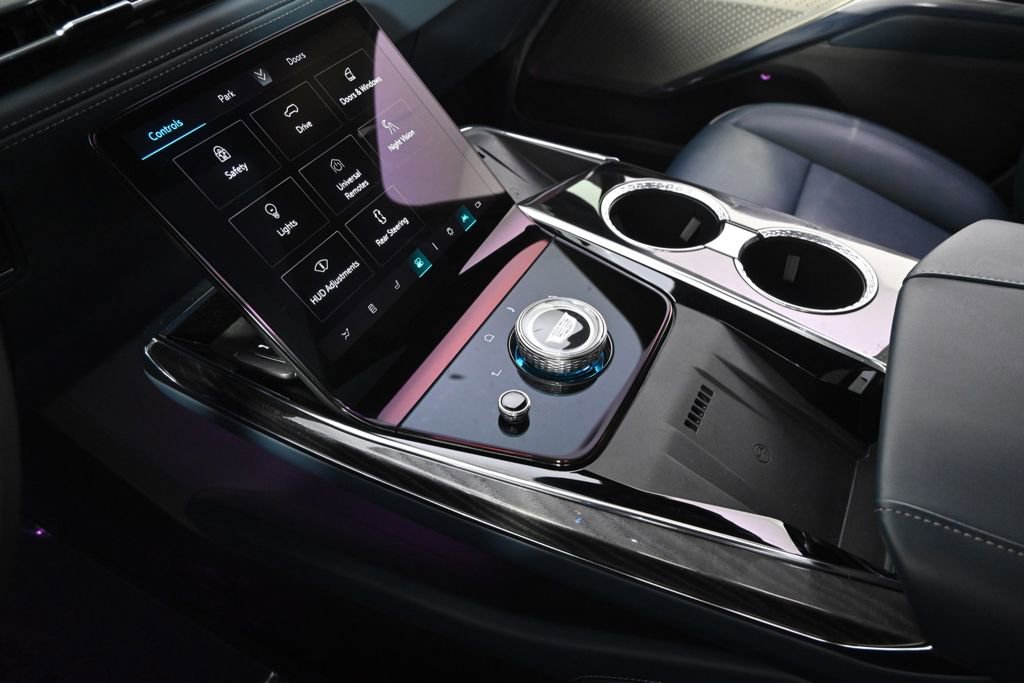 New 2025 Cadillac Escalade IQ Luxury 2 AWD/4WD image 32