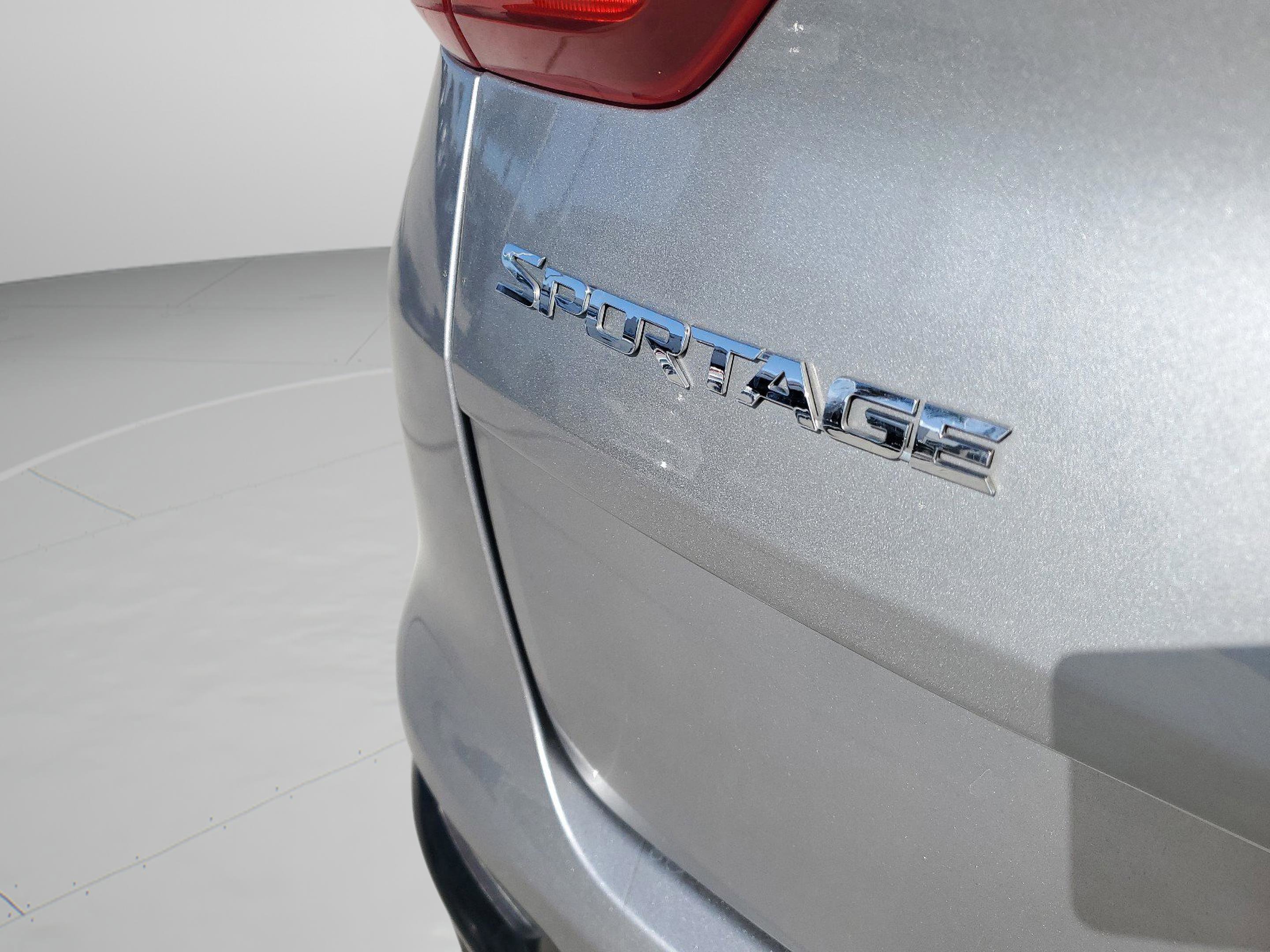 Used 2020 Kia Sportage S image 9