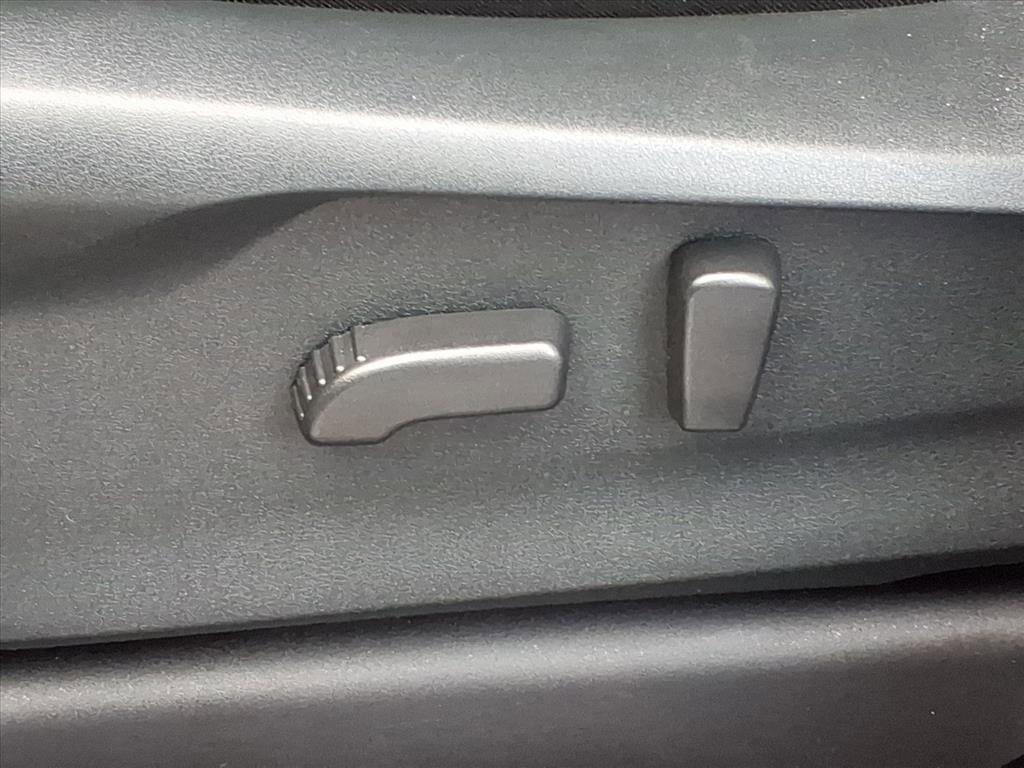 Used 2022 Subaru Ascent Premium image 12