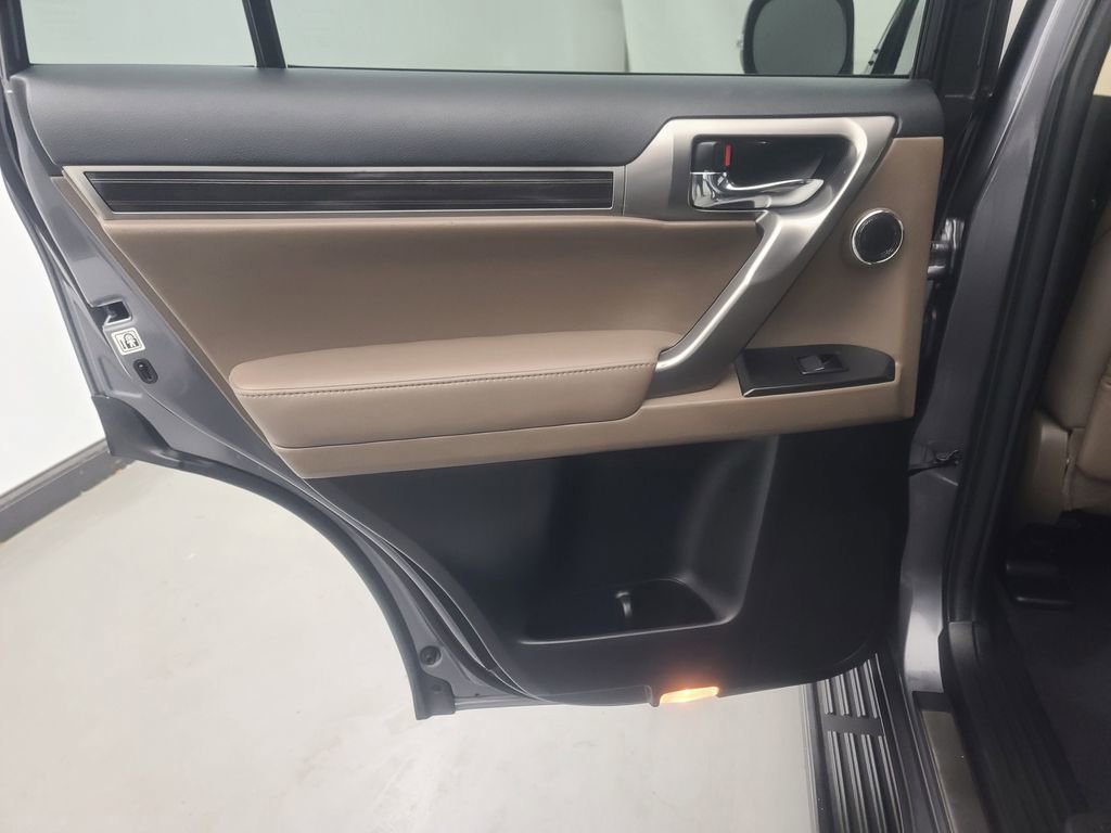 Used 2022 Lexus GX 460 Premium image 17