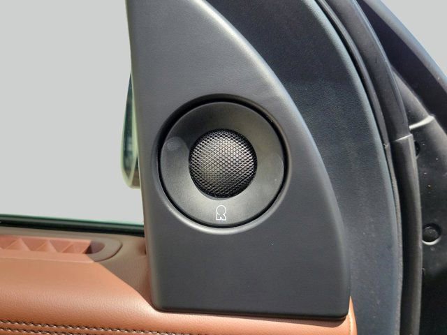 Used 2025 Lincoln Navigator Reserve image 18