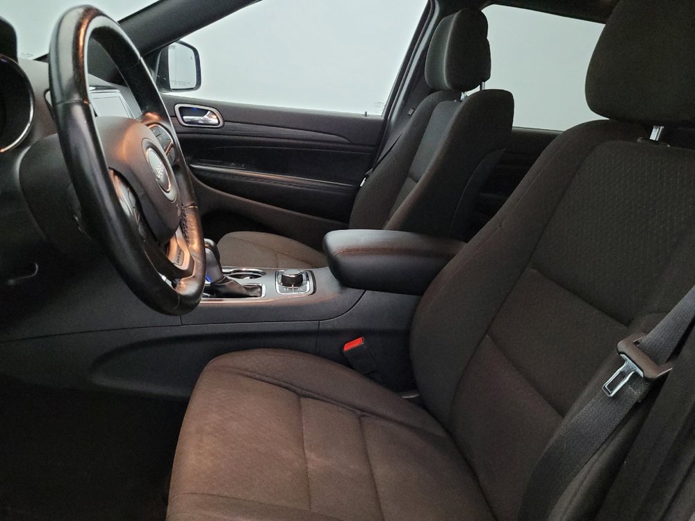 Used 2019 Jeep Grand Cherokee Laredo image 17