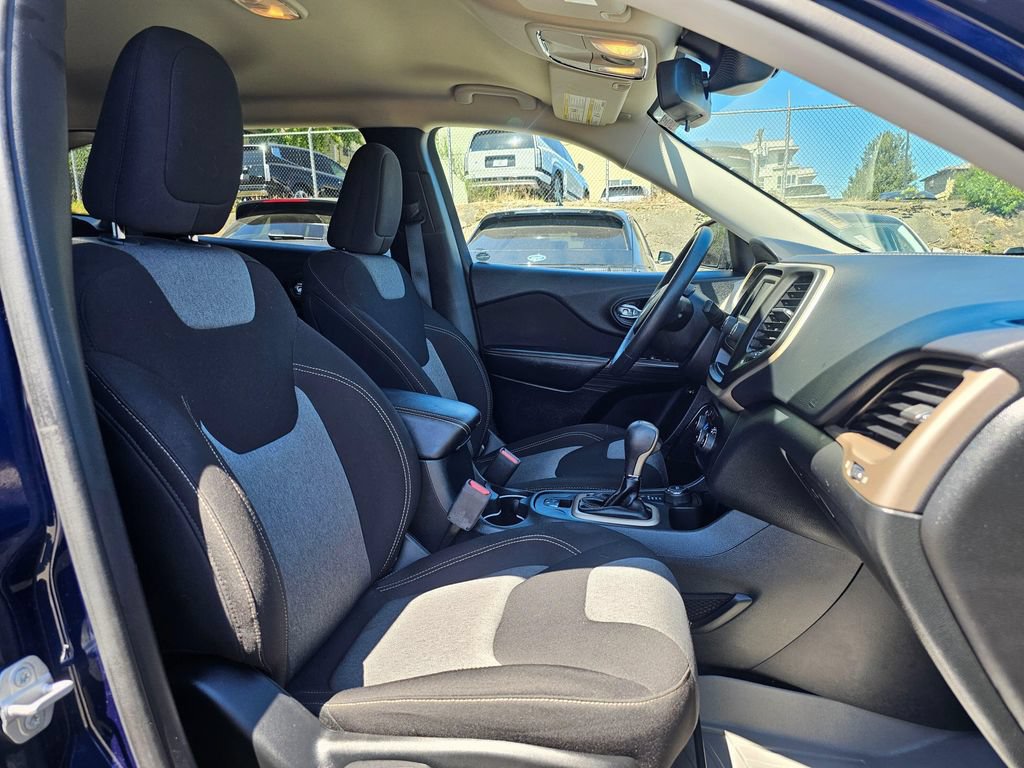 Used 2016 Jeep Cherokee Sport AWD/4WD image 11