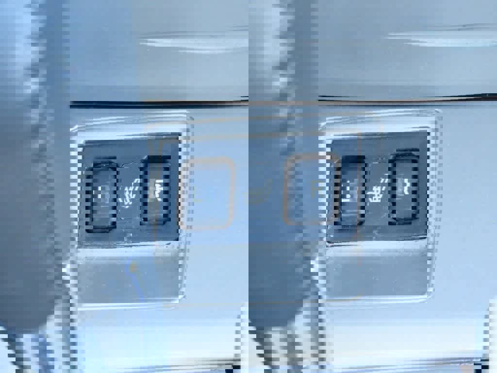 Used 2010 Toyota Camry LE image 20