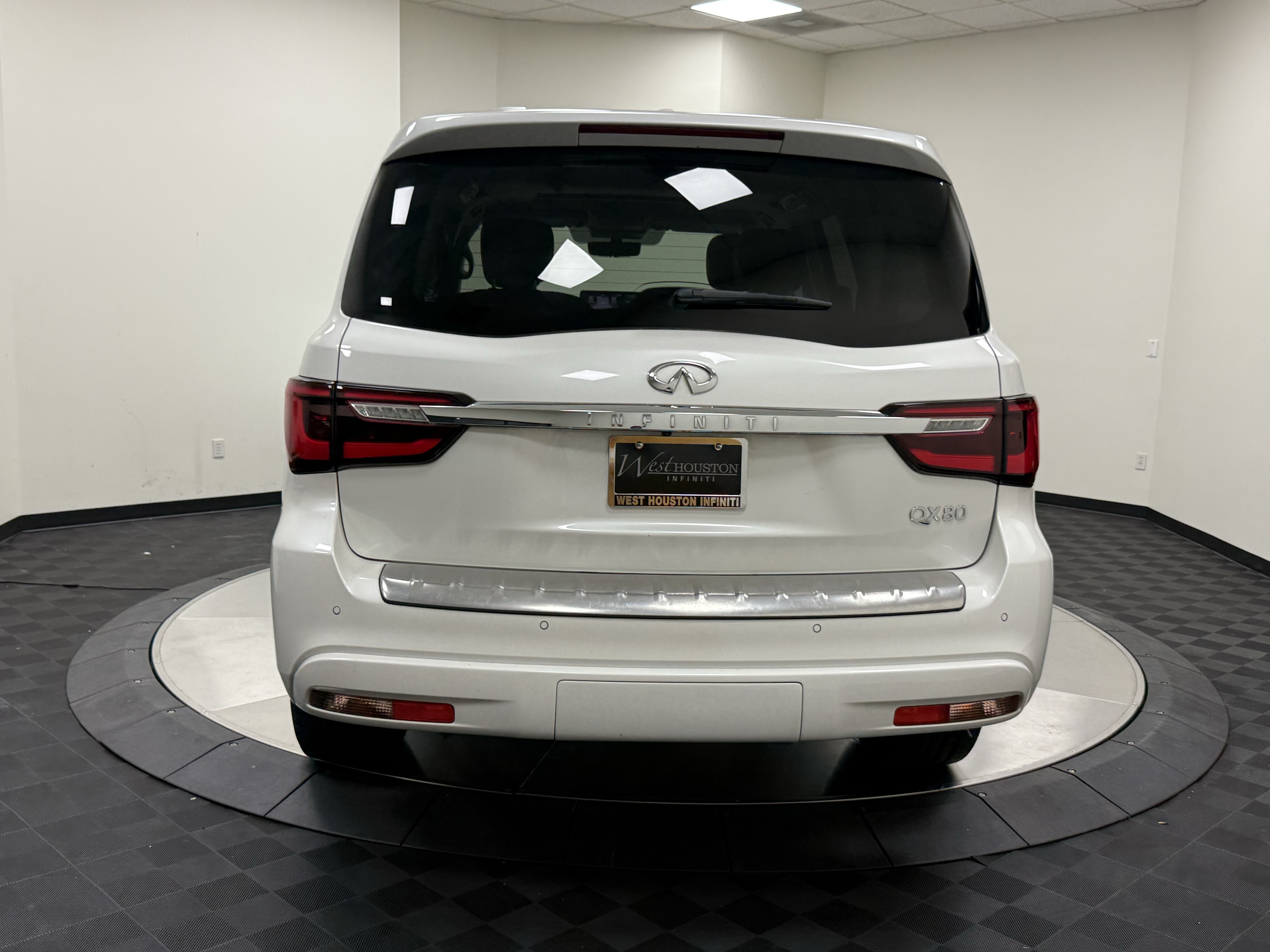 Certified 2023 INFINITI QX80 Luxe w/ Cargo Package RWD image 6