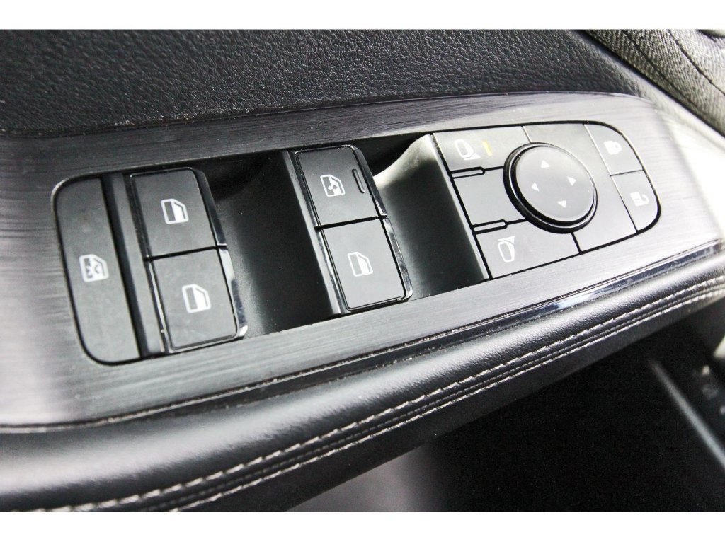 Used 2023 Nissan Rogue SV FWD image 22