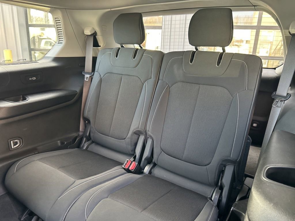 Used 2022 Jeep Grand Cherokee L Laredo w/ Luxury Tech Group I image 37