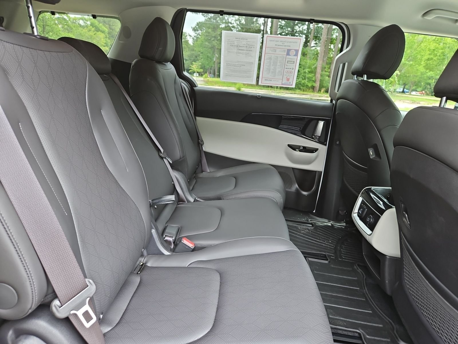 Used 2024 Kia Carnival SX FWD image 17