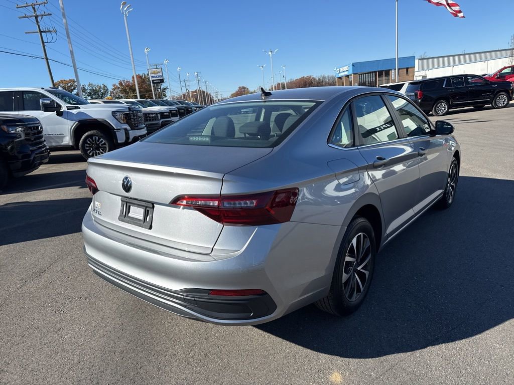 Used 2024 Volkswagen Jetta S image 5
