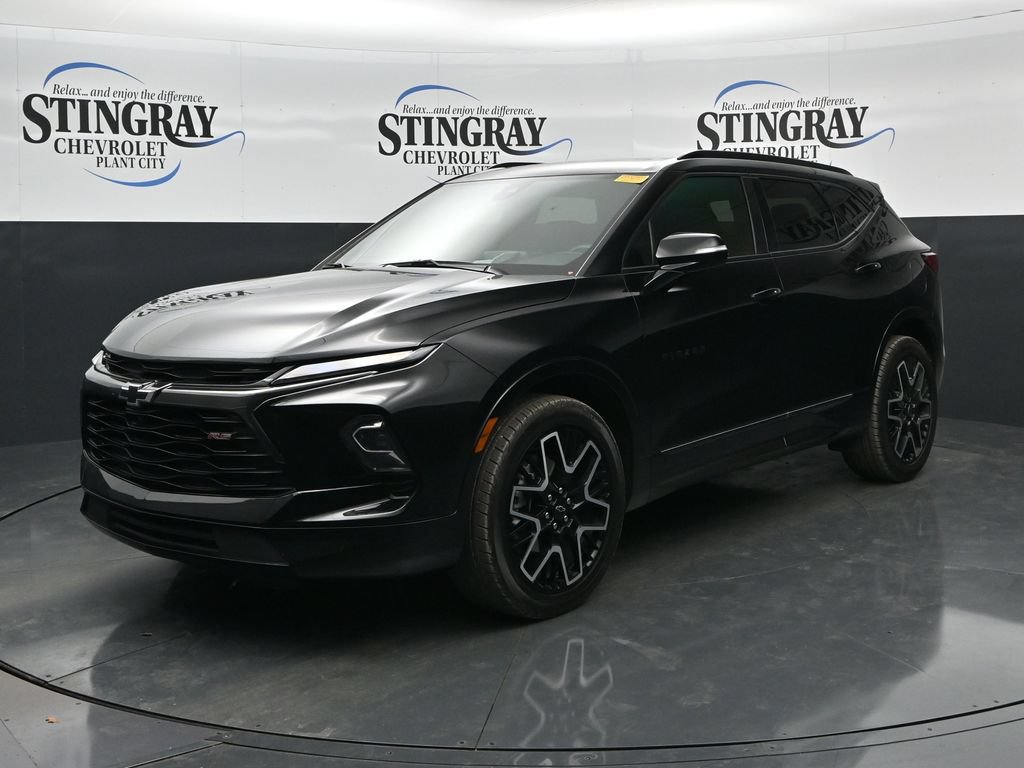 Certified 2023 Chevrolet Blazer RS w/ Driver Confidence II Package FWD image 3