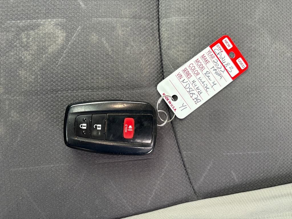 Used 2022 Toyota RAV4 XLE image 33