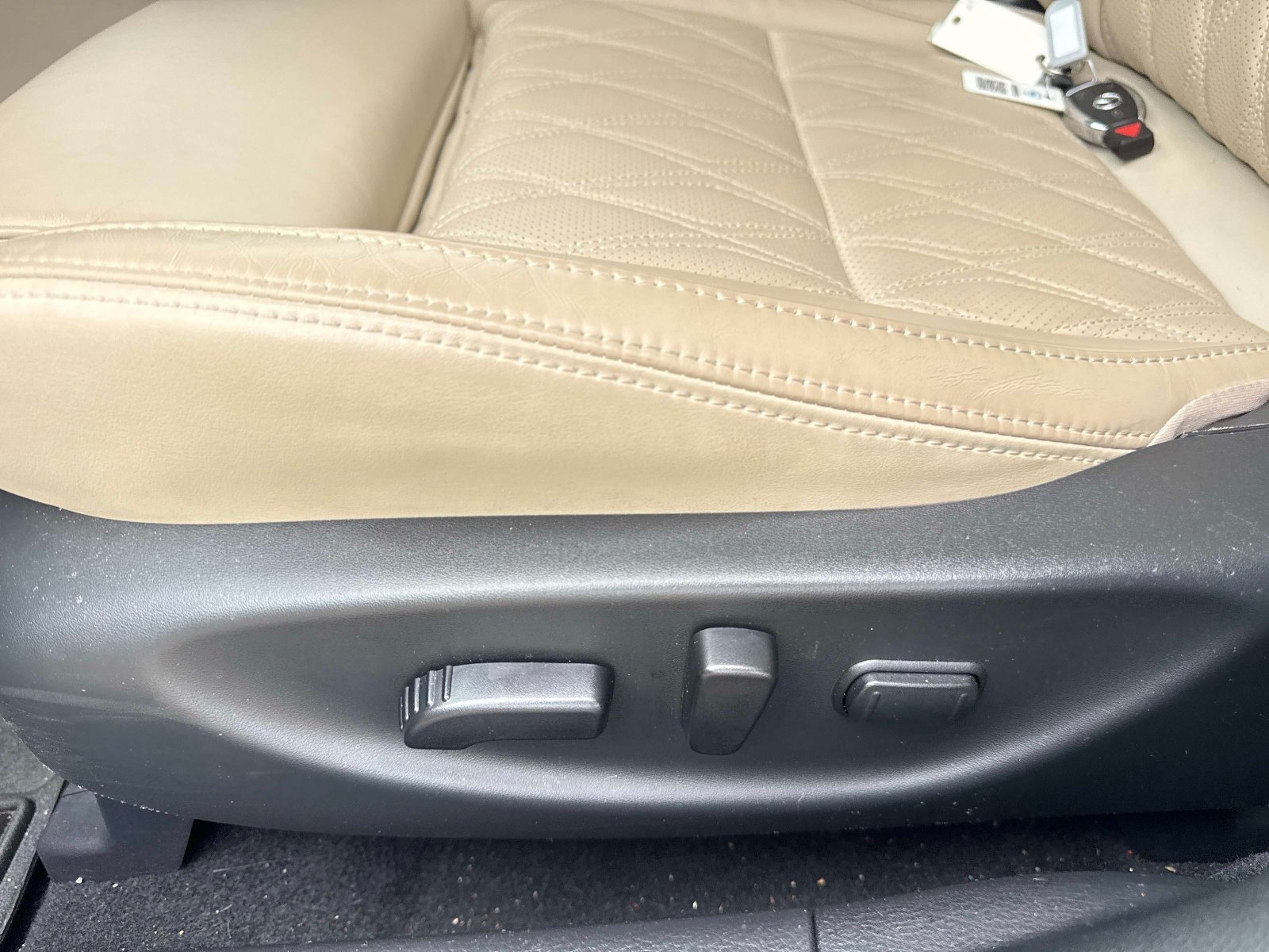 Used 2023 Nissan Maxima Platinum w/ Sport Mat Group FWD image 17