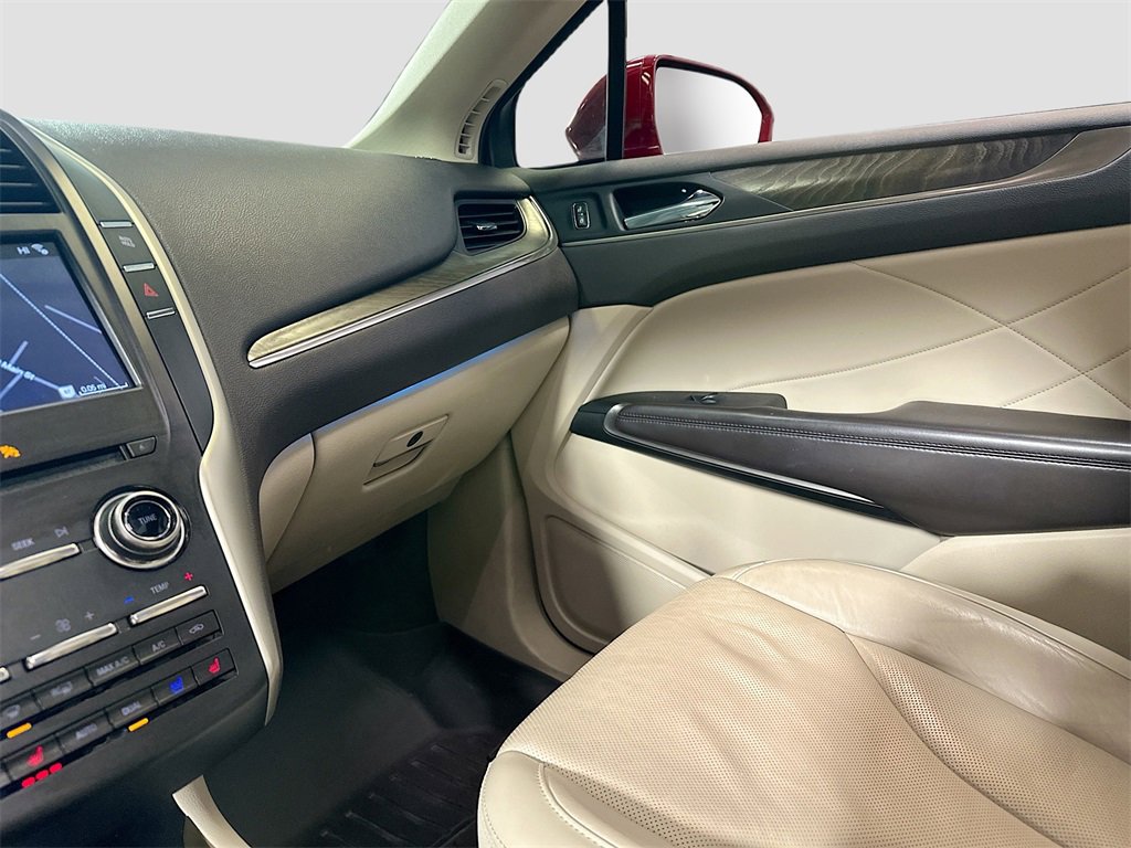 Used 2017 Lincoln MKC Reserve w/ Lincoln MKC Climate Package image 25