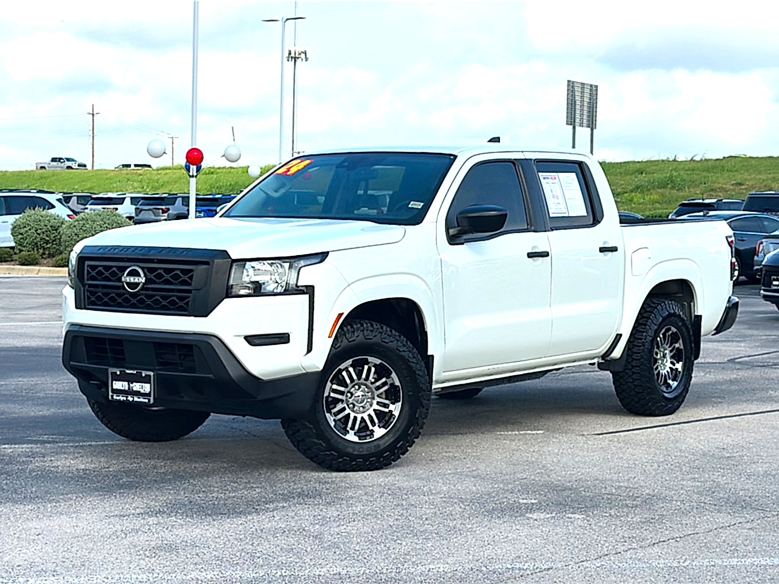 Used 2024 Nissan Frontier S w/ Technology Package AWD/4WD image 2