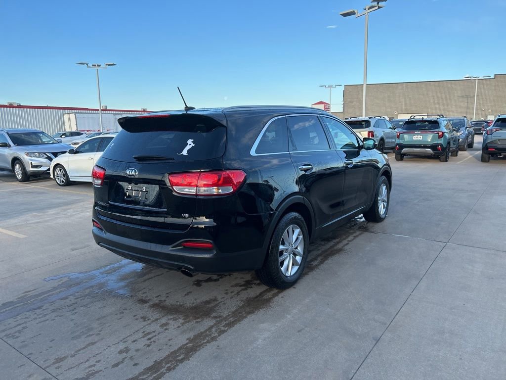 Used 2017 Kia Sorento LX FWD image 3