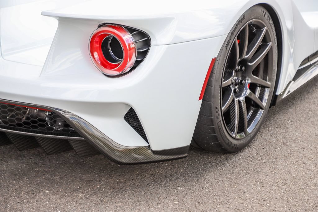 Used 2017 Ford GT RWD image 44
