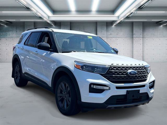 Used 2023 Ford Explorer XLT w/ Equipment Group 202A AWD/4WD image 3