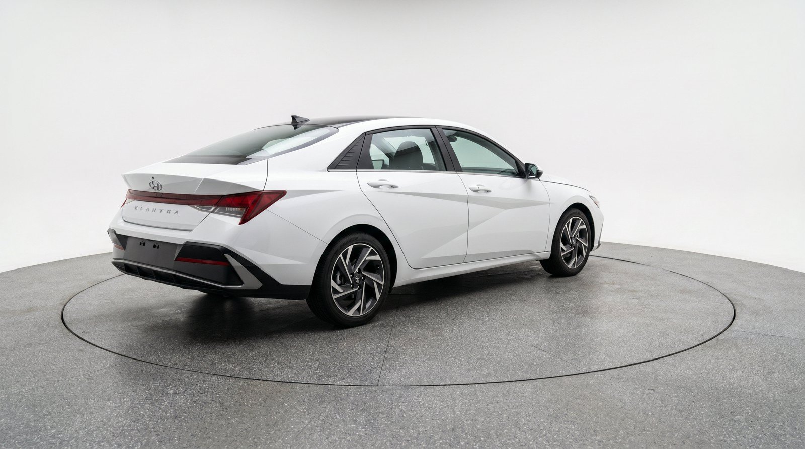 Used 2025 Hyundai Elantra SEL FWD image 9