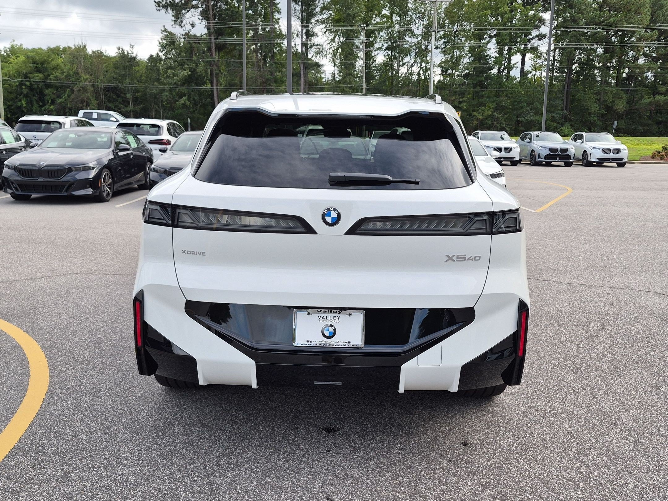 New 2027 BMW X5 xDrive50e w/ M Sport Package AWD/4WD image 4