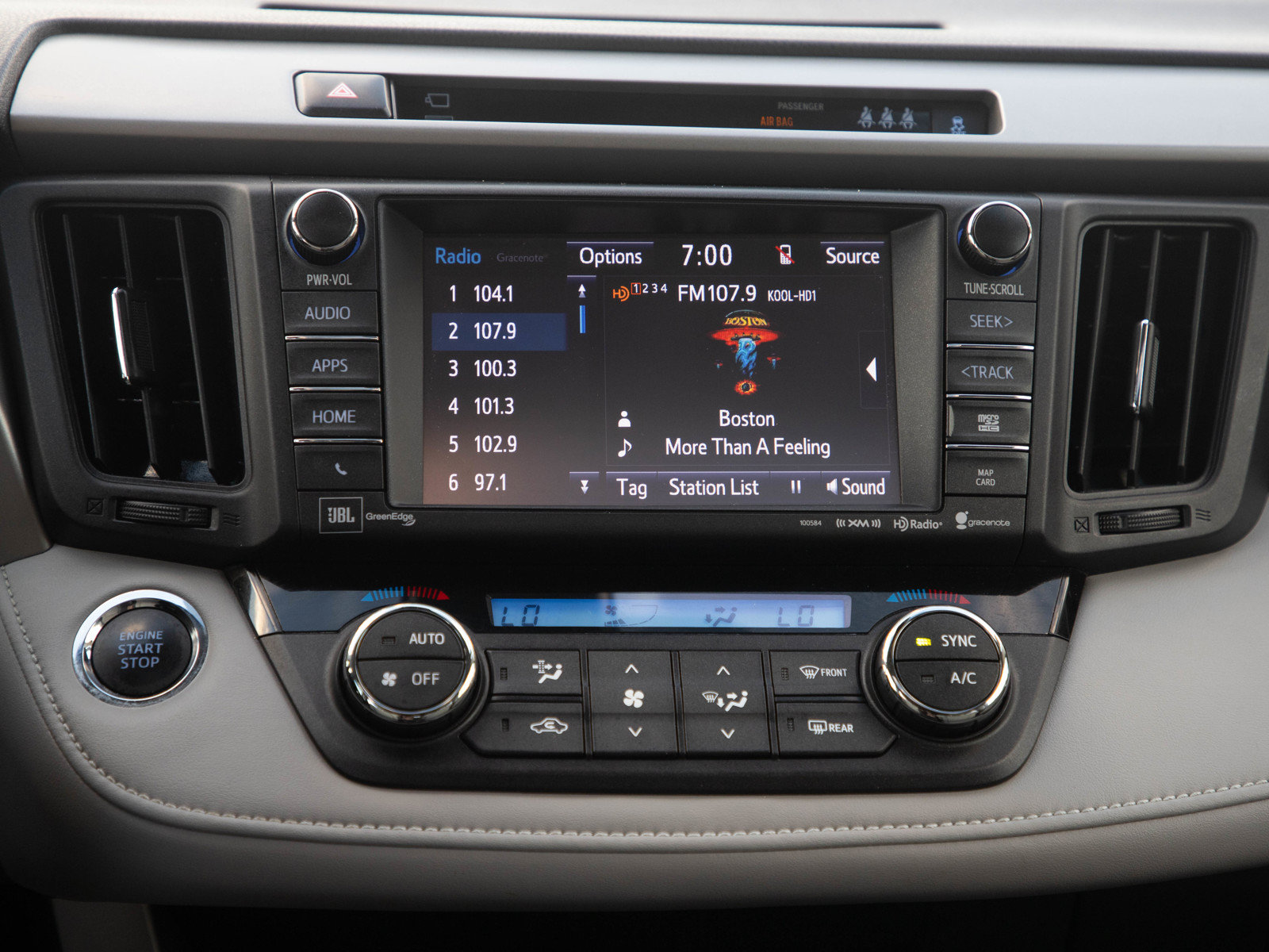 Used 2017 Toyota RAV4 Platinum FWD image 18