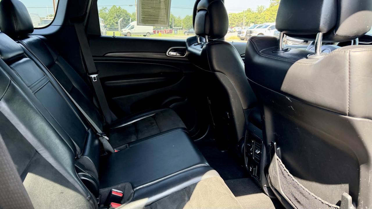 Used 2019 Jeep Grand Cherokee Altitude AWD/4WD image 12