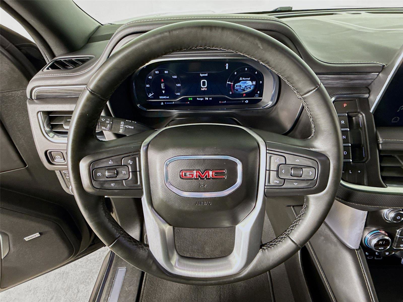 Used 2024 GMC Yukon SLT image 12