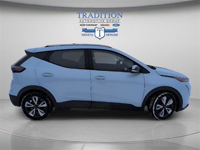 Used 2023 Chevrolet Bolt EUV LT w/ Convenience Package image 6