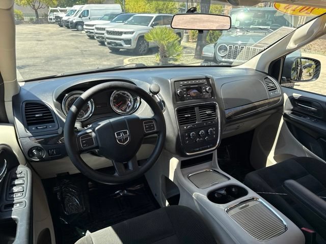 Used 2016 Dodge Grand Caravan SXT FWD image 17