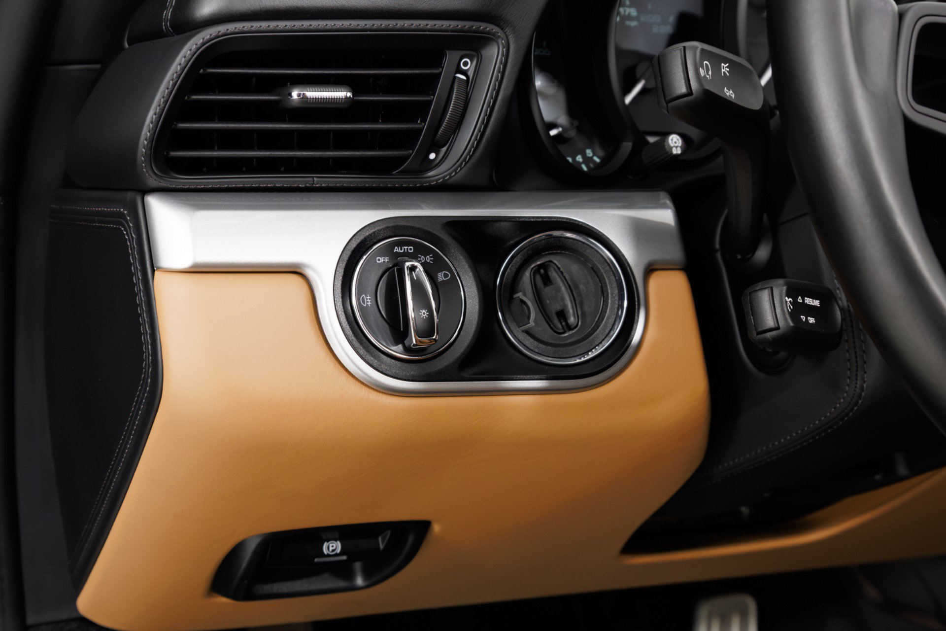 Used 2019 Porsche 911 Speedster RWD image 30