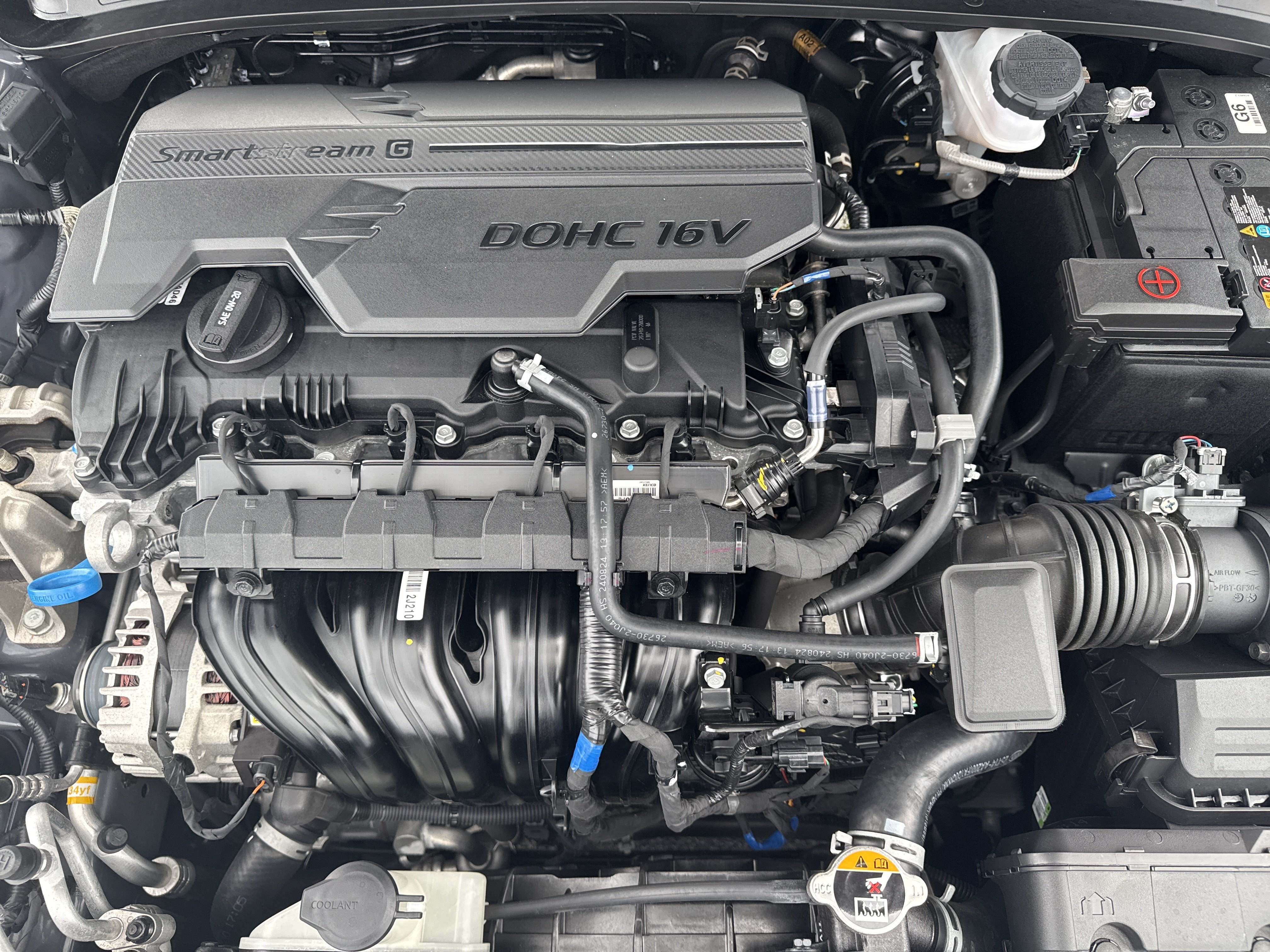 Used 2025 Hyundai Elantra Limited FWD image 33