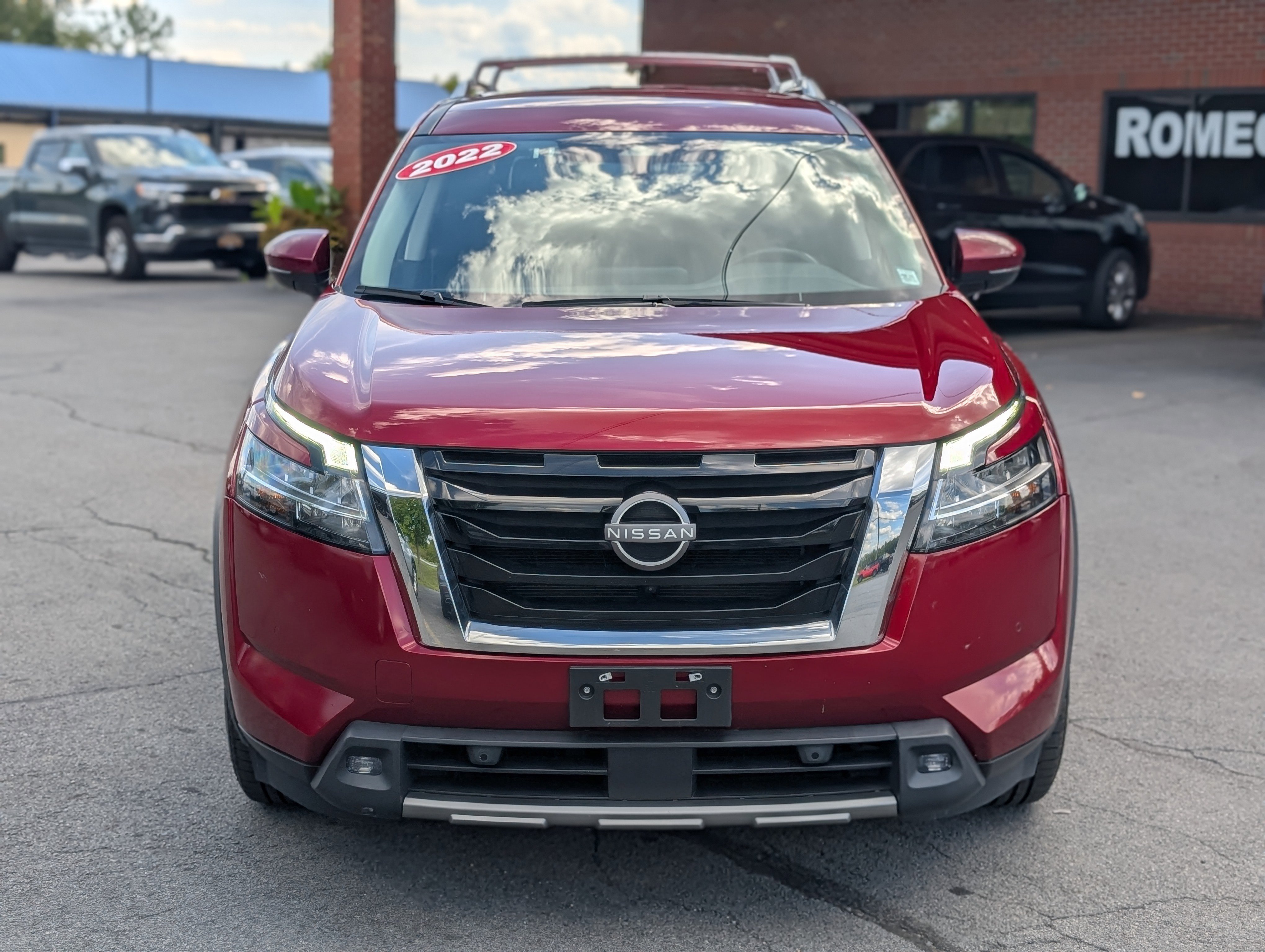 Used 2022 Nissan Pathfinder SL image 14