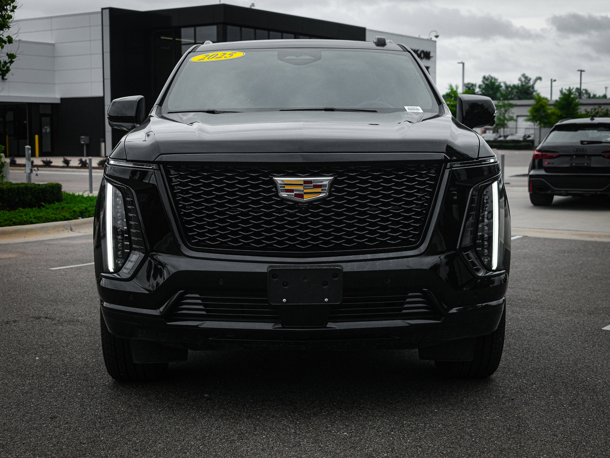 Used 2025 Cadillac Escalade ESV Sport image 3