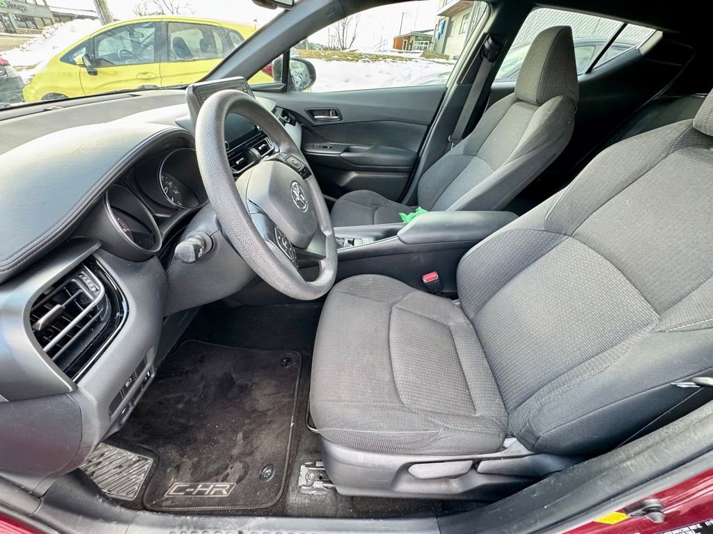 Used 2019 Toyota C-HR LE image 19
