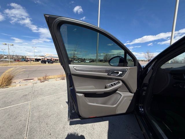 Used 2020 Porsche Macan S image 10