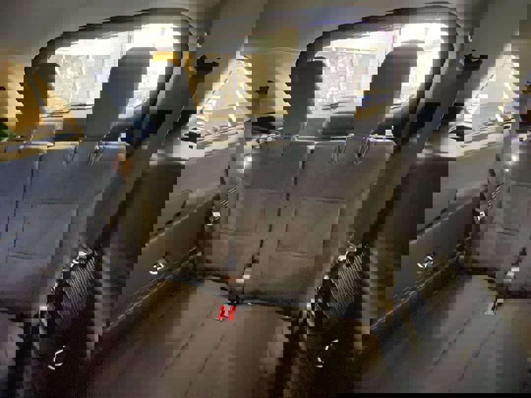 Used 2023 Ford Explorer XLT image 25