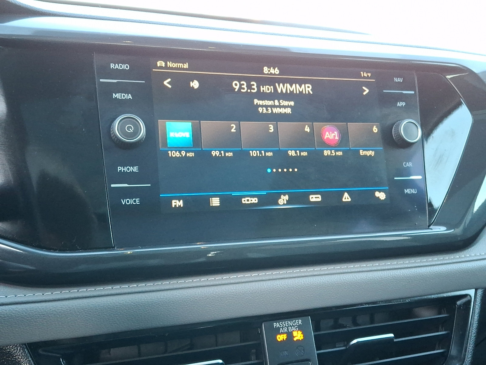 Used 2022 Volkswagen Taos SEL image 20