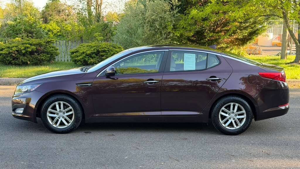 Used 2012 Kia Optima LX FWD image 4