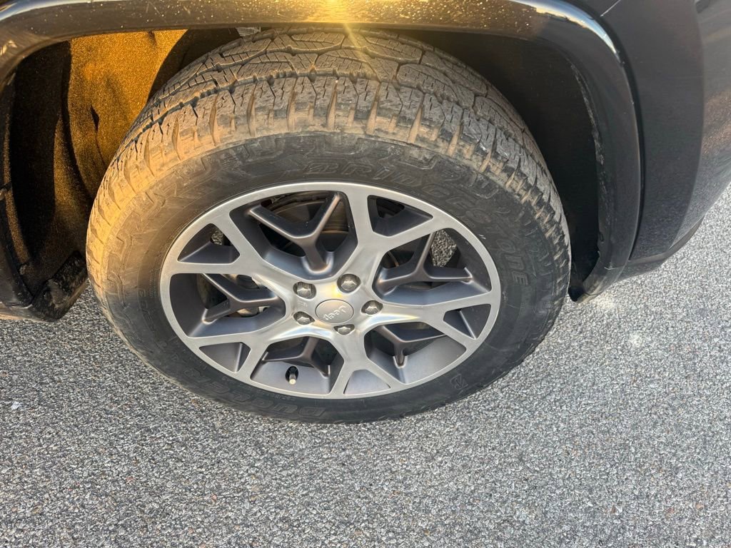 Used 2018 Jeep Grand Cherokee Limited image 11