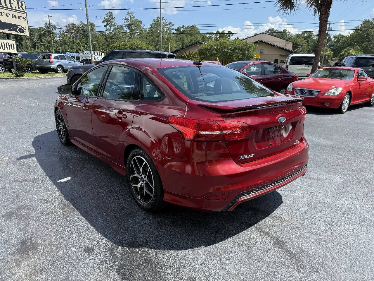 Used 2015 Ford Focus SE w/ SE Sport Package FWD image 4